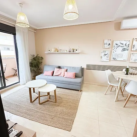 Moderne, Lumineux, Balcon, Piscine, Parking 公寓 *