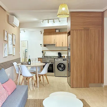 Moderne, Lumineux, Balcon, Piscine, Parking
